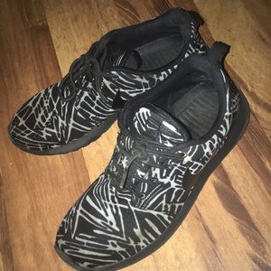 Women's customized roshes